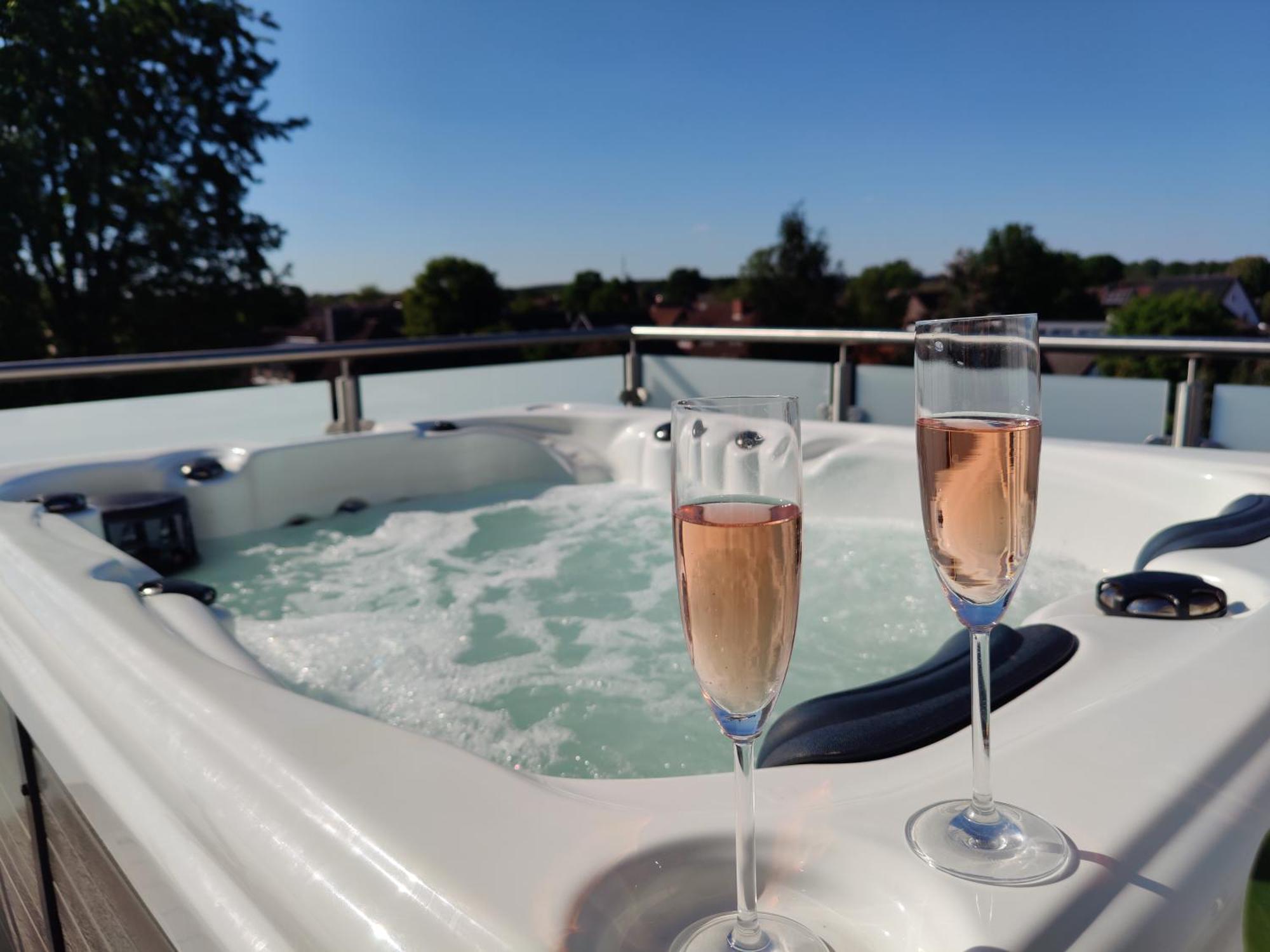 Penthouse Mit Whirlpool Im Herzen Von Niedersachsen Burgwedel  Eksteriør bilde